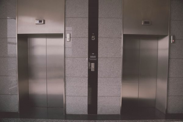 elevator-g9af18e7c0_1280